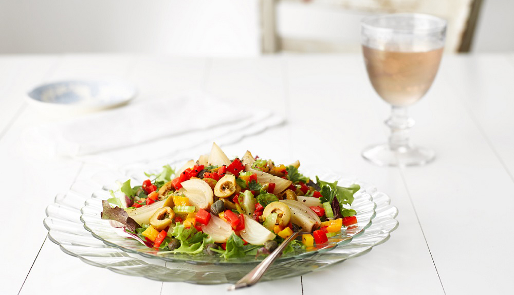 Green olive salad with Peppadew pickled onions