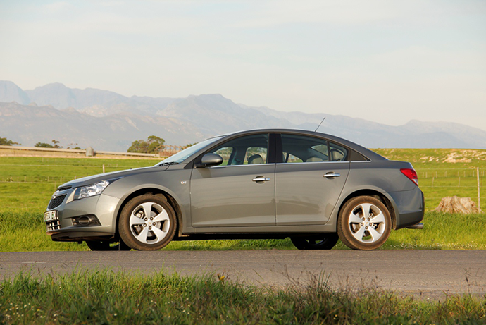 Shake it Up: Hyundai Elantra vs. Chevrolet Cruze