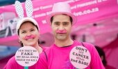 Participants at the 2014 Totalsports Women’s Race in Stellenbosch show their support of PINKDRIVE.