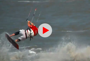 Video: Kitesurfing - Ballet Over the Bay