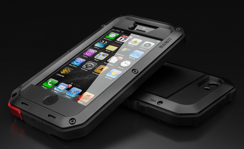 The TAKTIK® Extreme for 5s by LunaTik offers the ultimate protection by being water proof and impact resistant.