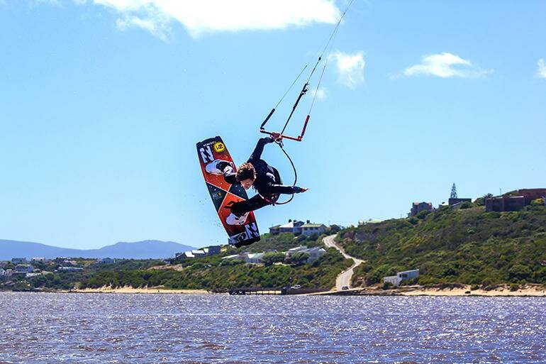 do it now magazine, doitnow, do it now, wind surfing, witsand, PiliPili Extreme Sports Centre, R10k Airtime Kiting, Neels Swanepoel, Colin Heckroodt, kiteboarders