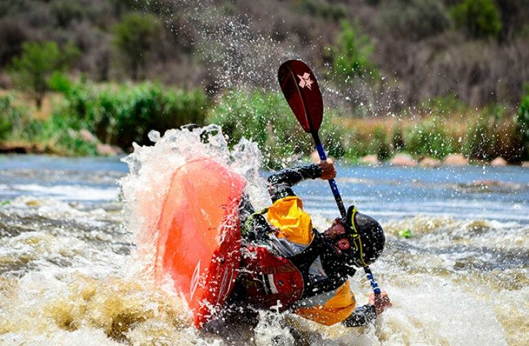 do it now, doitnow, do it now magazine, paddling, Deon Breytenbach, freestyle paddling, fluid, kayaking