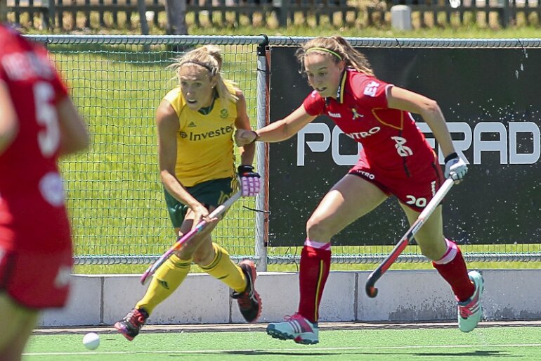 SA midfielder Shelley Russell takes on the Belgium defenders at Hartleyvale in Cape Town earlier this year.