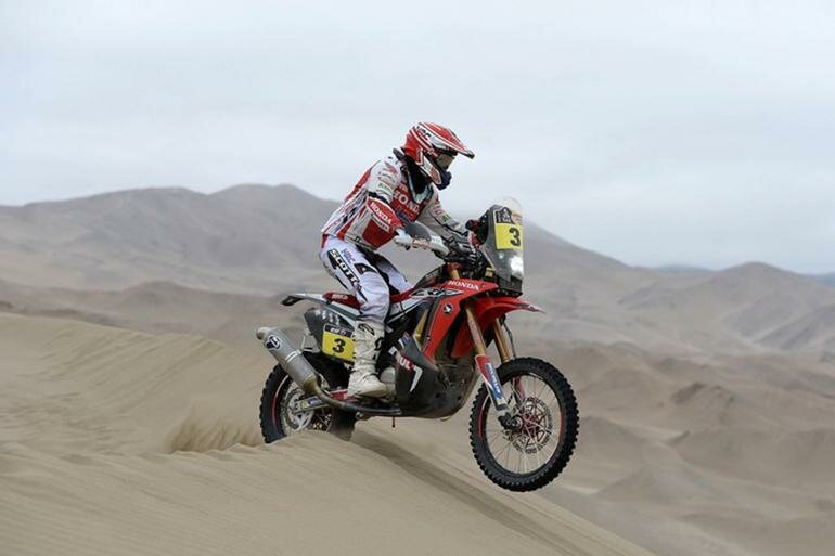 DAKAR RALLY UPDATE: TEAM HRC riders overcome long Dakar stage